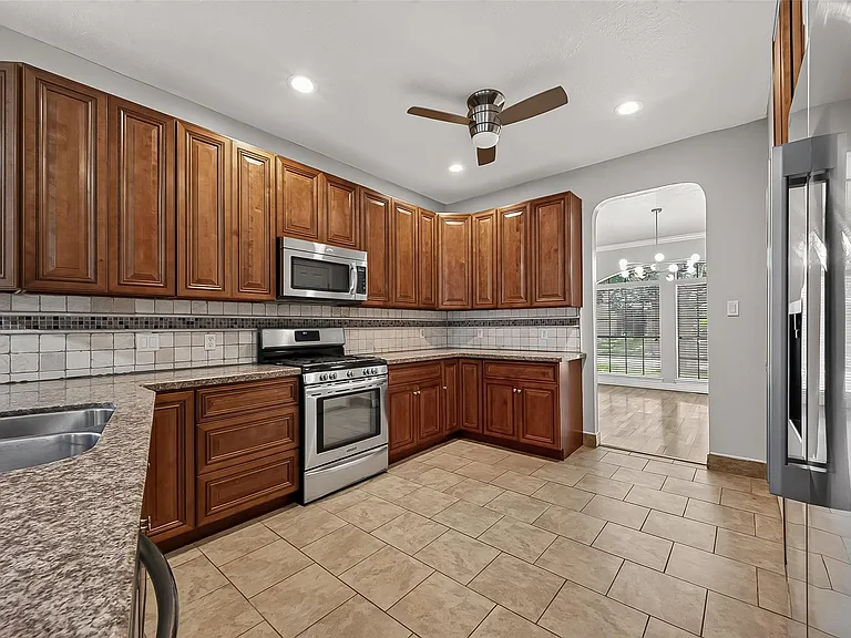 1522 Brook Grove Dr — Photo 14
