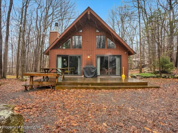 58 Sheffick Rd, Gouldsboro, PA 18424