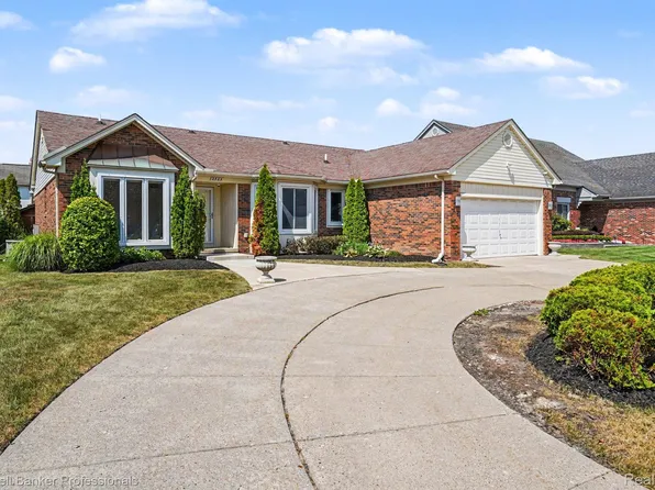 2585 Tiverton Dr, Sterling Heights, MI 48310
