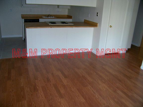 5200 Shereen Ct Dining - Kitchen
