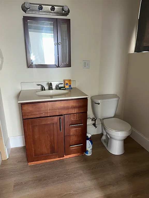 4 bed, 1.0 bath, $3,500 — Photo 2