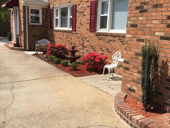 2nd image of 975 W Ocean View Ave APT 1