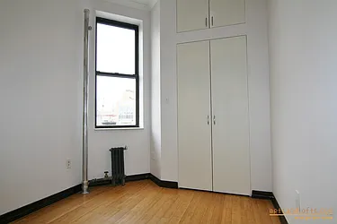 Rented by aptsandlofts.com