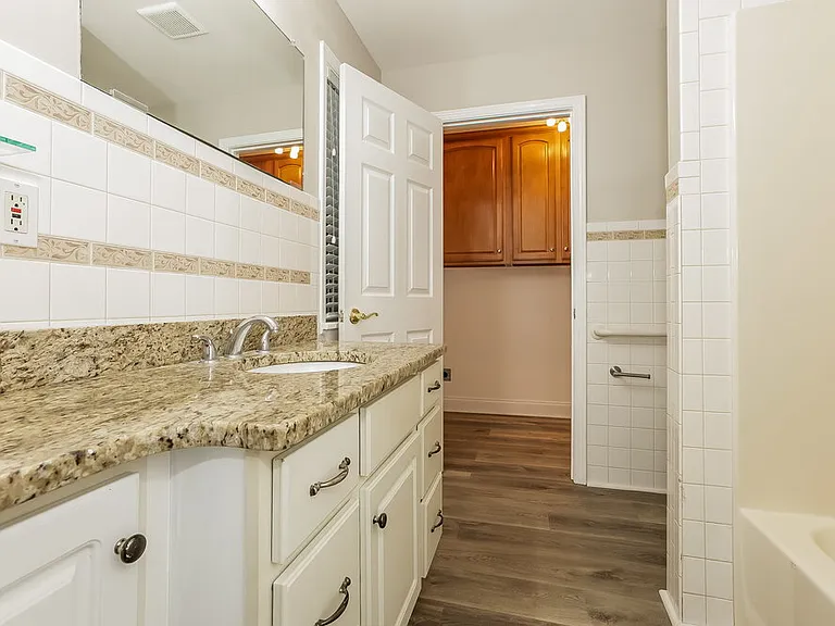 430 Allens Landing Ct — Photo 15