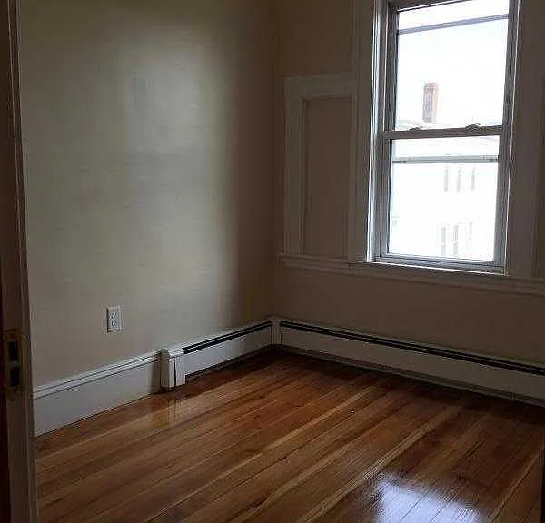Maverick St — Photo 3