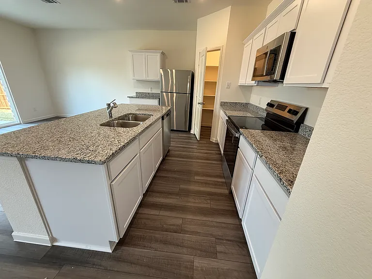 2201 Burnwood St — Photo 10