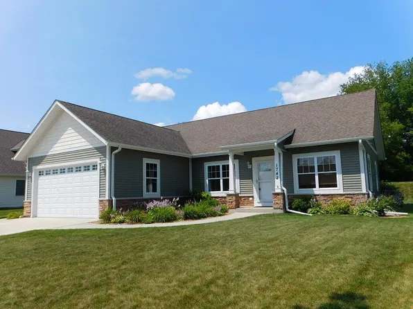 1742 Shumann DRIVE, Union Grove, WI 53182
