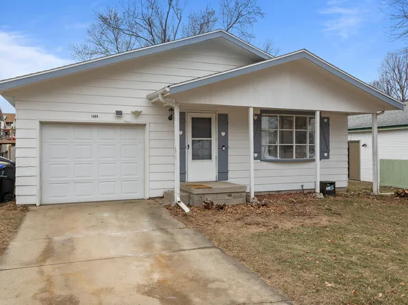 1404 Ridgeport Ave, Bloomington, IL 61704