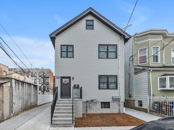 9214 88th Ave, Woodhaven, NY 11421