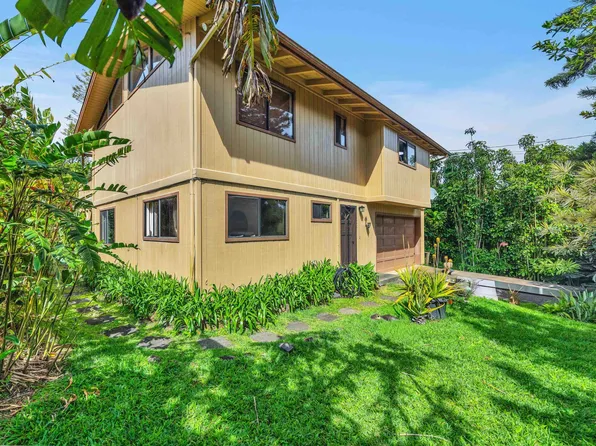 925 Kaupakalua Rd, Haiku, HI 96708