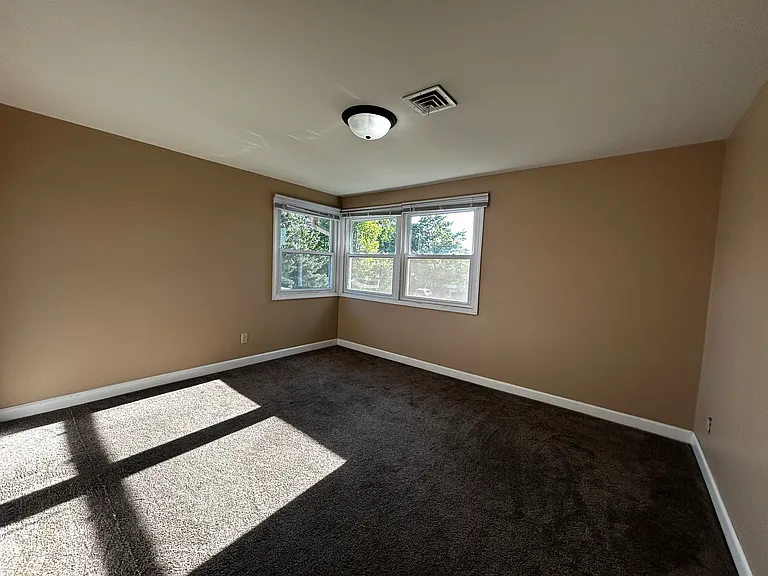 2400 Oregon St #2 — Photo 8
