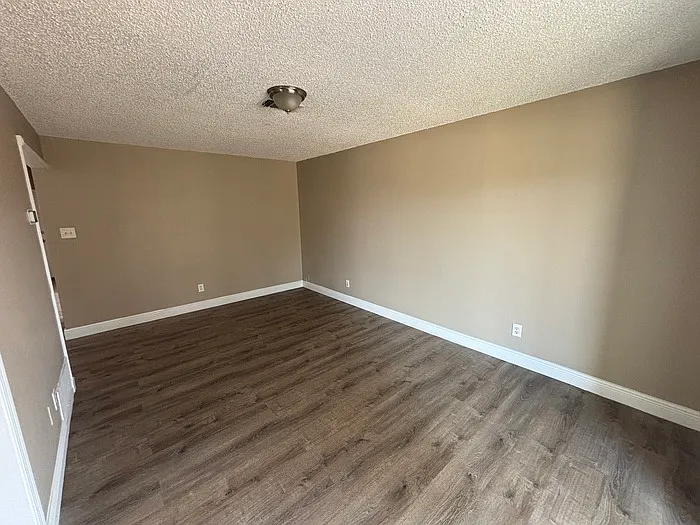 1318 E Pine Ave — Photo 10