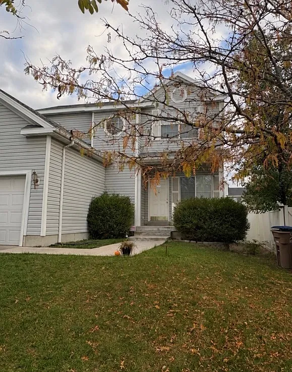 3 bed, 2.5 bath, 1700 sqft, $2,600 — Photo 2