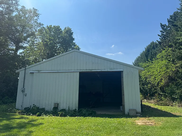 30x32 pole barn