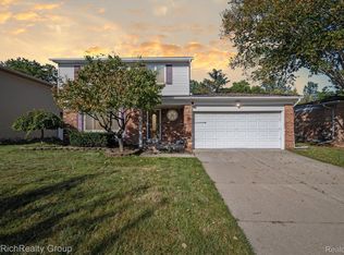 1948 Brookfield St, Canton, MI 48188
