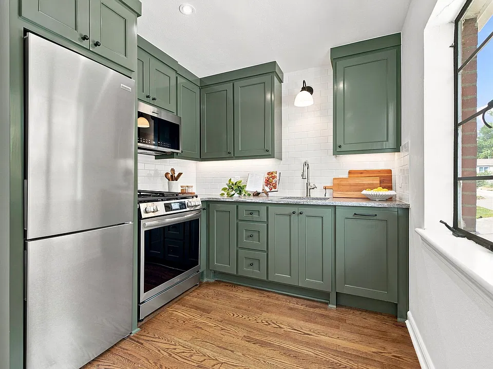 15 W Prospect St #B4