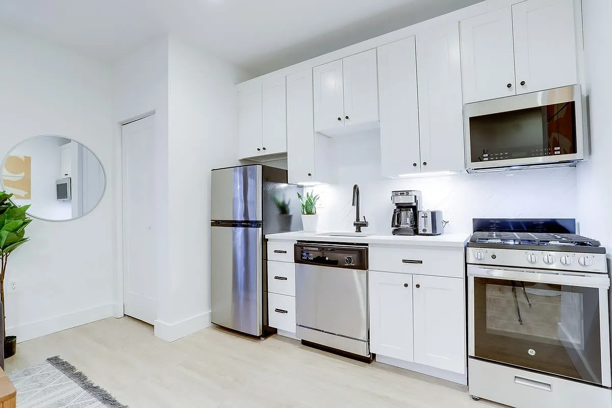 1 bed, 412 sqft, $4,250 — Photo 3