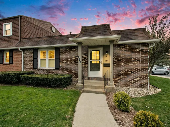 2510 Stratford Dr, Saint Joseph, MI 49085