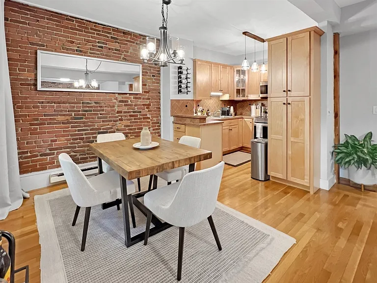 92 Florida St #1 — Photo 3