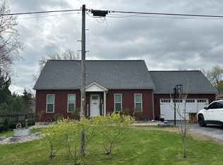 4141 Hill Dr, Lambertville, MI 48144