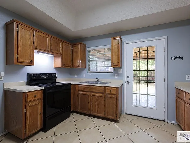 2804 Vienna St — Photo 5