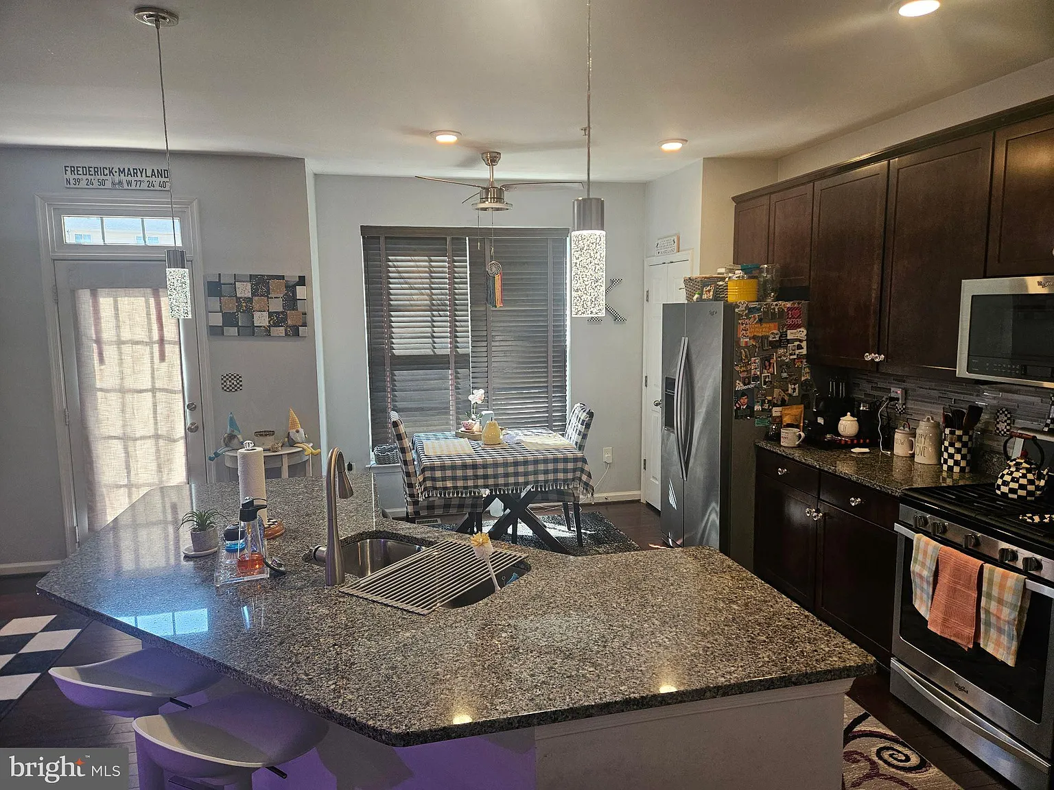 3 bed, 4.0 bath, $2,300 — Photo 3