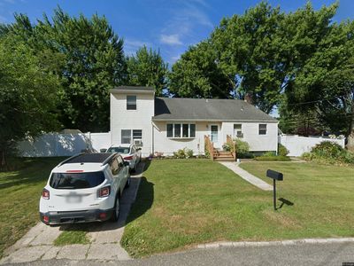 1 Dennis Drive, Ronkonkoma, NY, 11779