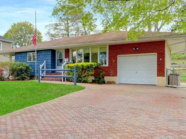 8 Pittoni Drive, Commack, NY 11725