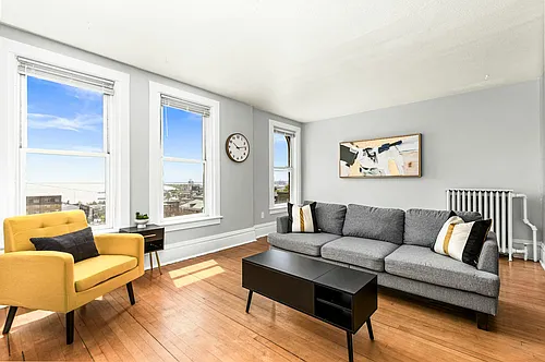 209 E 3rd St #211 Photo 1