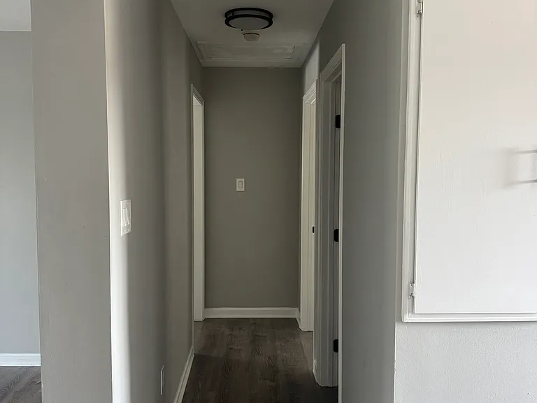 1039 Walker St #D — Photo 7