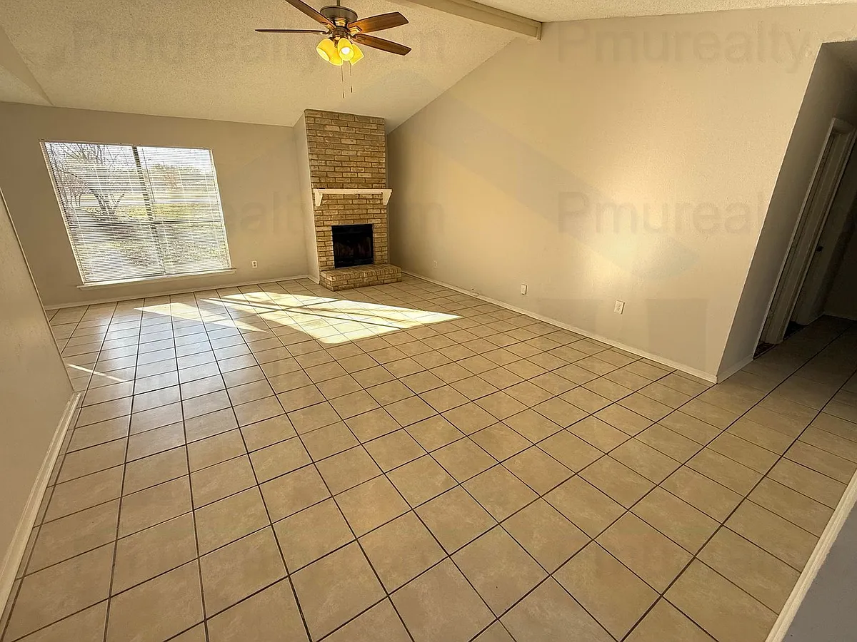 Building Photo - 103 Mesa Wood Cir