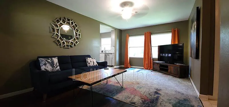 2 bed, 1.0 bath, 1000 sqft, $1,400 — Photo 1
