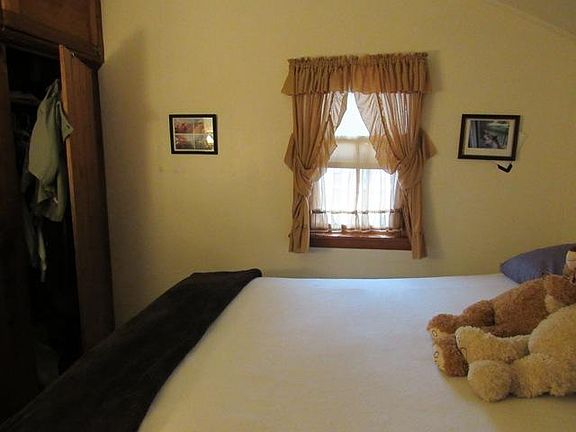4th image of 7 Knollview Road #D