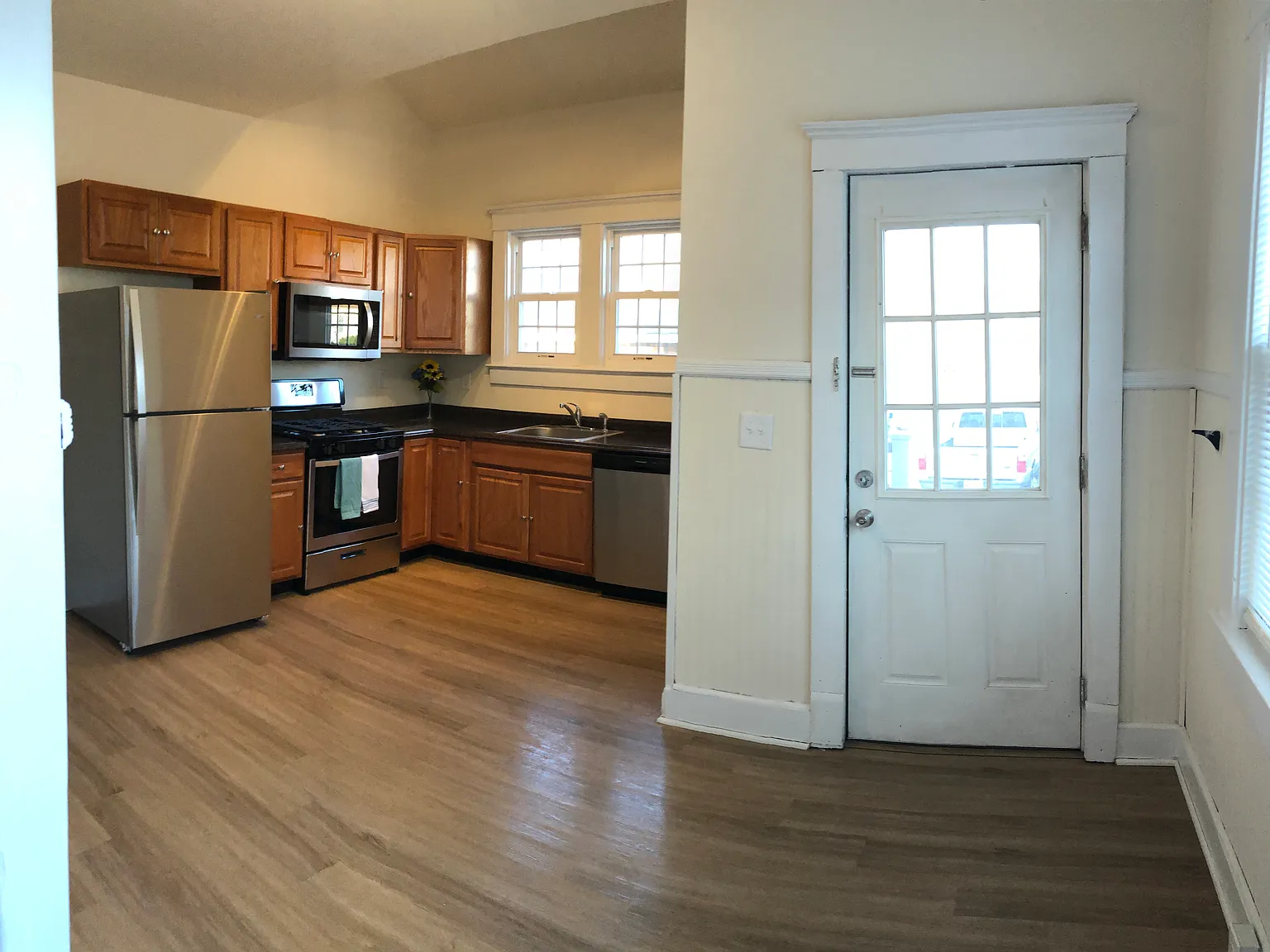 2 bed, 1500 sqft, $2,295 — Photo 3