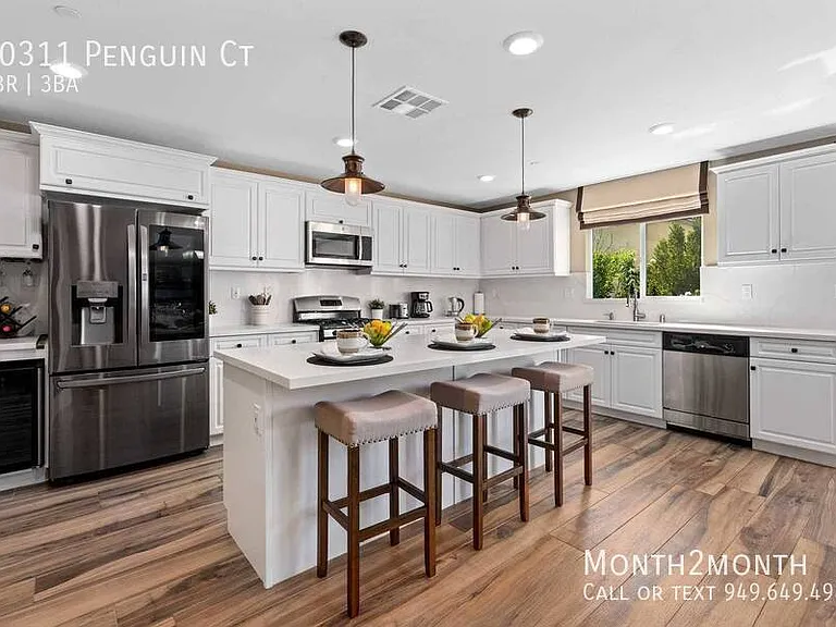10311 Penguin Ct — Photo 3