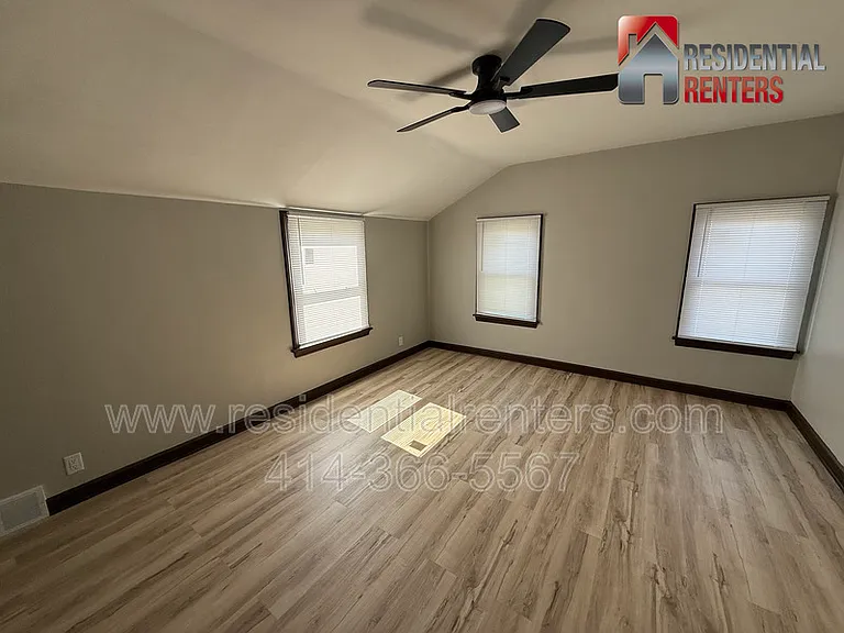 3914 W Hampton Ave #SFH — Photo 6