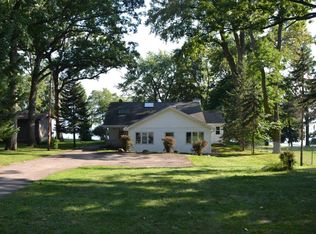 N5568 Old Oak Ln, Green Lake, WI 54941