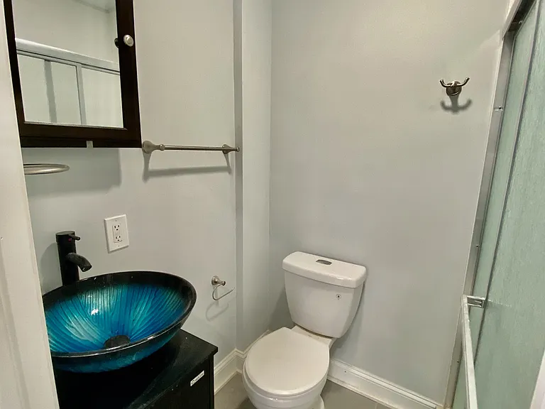 1247 Snyder Ave #2 — Photo 14