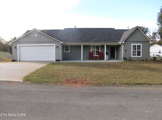 108 Pleasant View Dr, Oliver Springs, TN 37840
