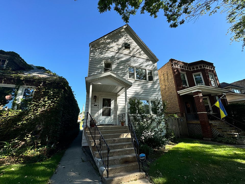 1st image of 2538 W Ainslie St #2