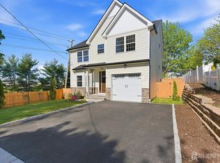 3 Lillian St, Fords, NJ 08863