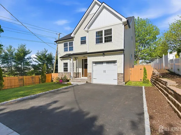 3 Lillian St, Fords, NJ 08863