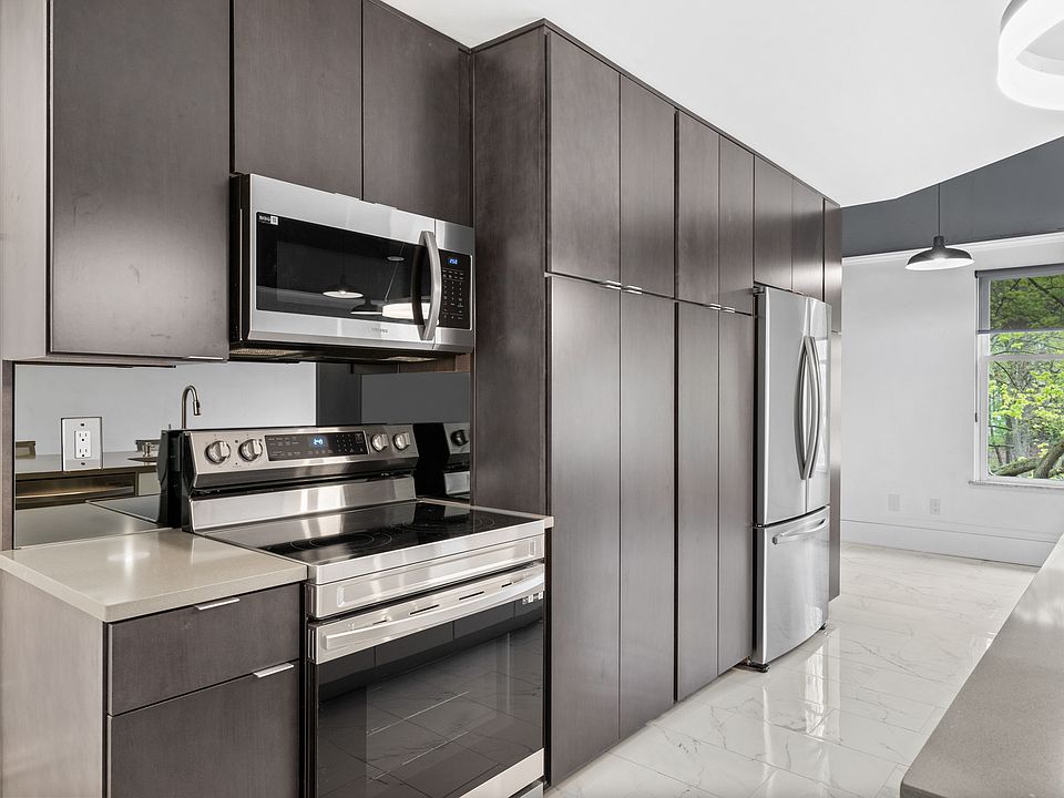 Brand-New High-End Electric Stove and Microwave