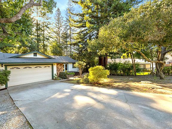 4th image of 415 Southwood Dr