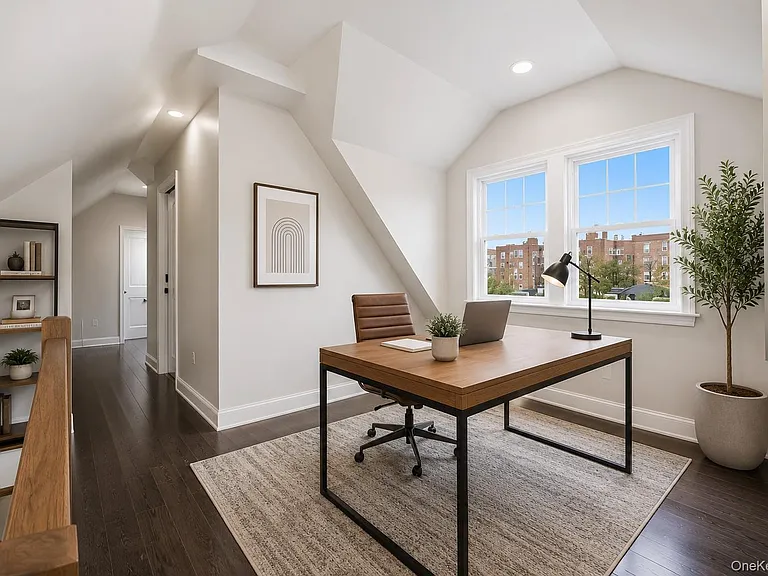 120 Maple Ave — Photo 17