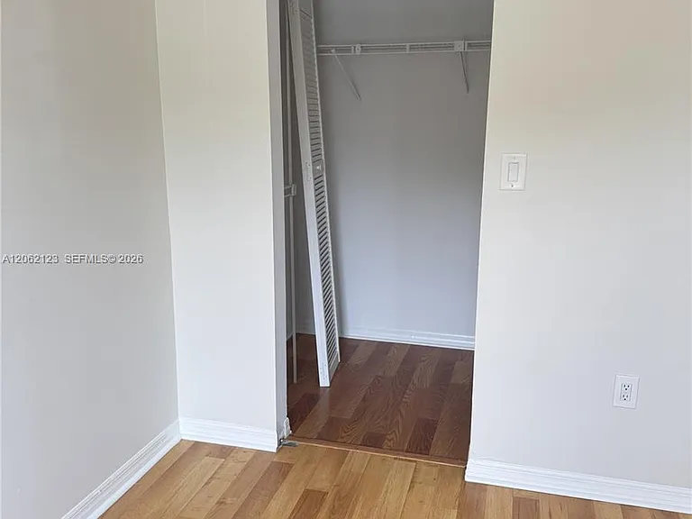 11810 NE 19th Dr #5 — Photo 11