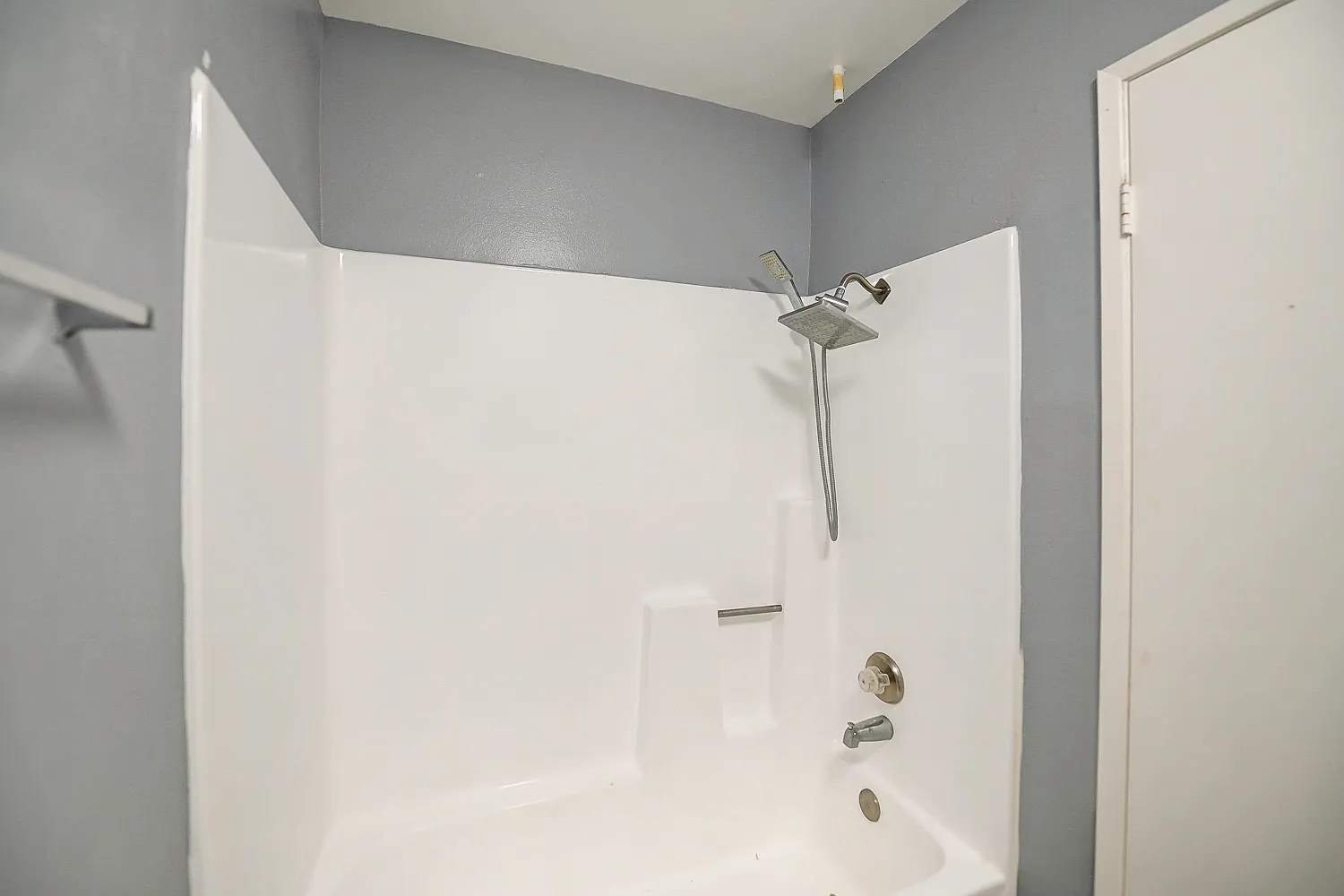 3 bed, 2.5 bath, 1289 sqft, $3,450 — Photo 3