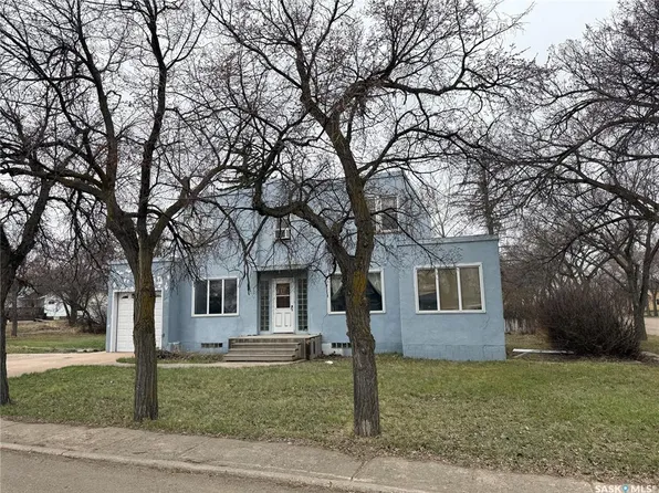 304 3rd AVENUE SW, Eston, SK S0L 1A0