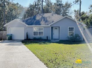 456 Apple Dr, Crestview, FL 32536