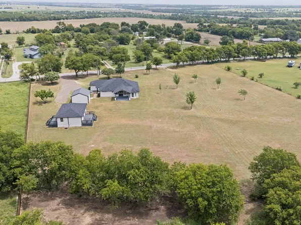 9153 Gregory Rd, Sanger, TX 76266
